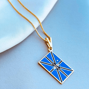 Pingente Bandeira Folhado 18K