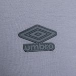 Camisa_Masc_Concentracao_2025_CnzPto_1292942_Detalhe_Umbro.jpg