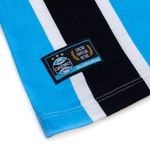 Camisa_Fem_Retro_Comemorativa_Tricolor_Detalhe.jpg